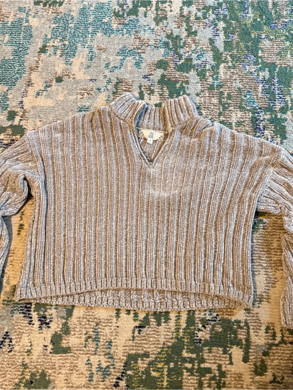 Ribbed Cropped V-Notch Sweater - Light Gray